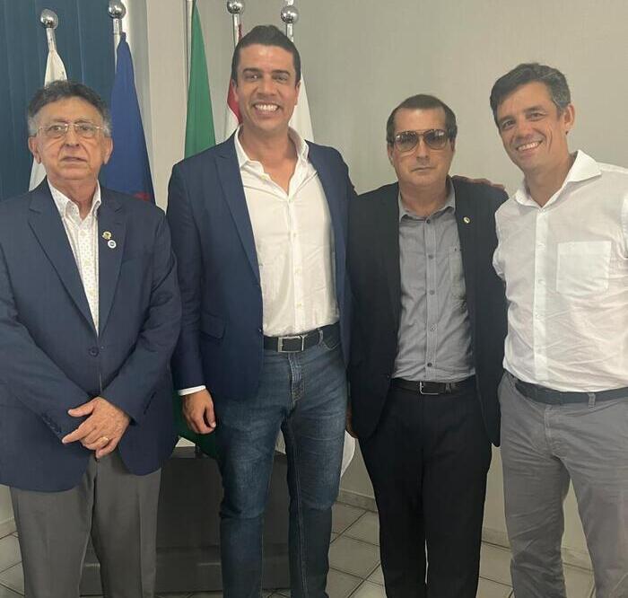/Nomes como o presidente do Creci Pernambuco, Francisco Monteiro Filho, o diretor de comunica&ccedil;&atilde;o, Felipe Pessoa de Mello, o deputado Danilel Coelho e o prefeito Rodrigo Pinheiro estiveram presentes no evento. Foto: Divulga&ccedil;&atilde;o