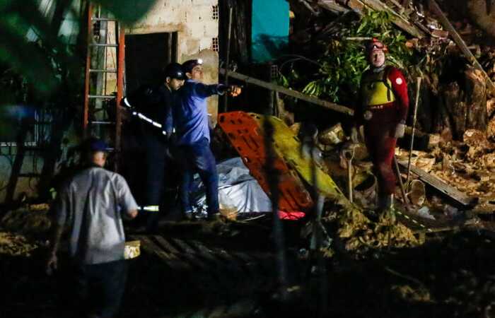 Deslizamento aconteceu no último sábado e três corpos ainda estão sendo procurados/Foto: Rafael Vieira/DP Foto Deslizamento aconteceu no último sábado e três corpos ainda estão sendo procurados/Foto: Rafael Vieira/DP Foto