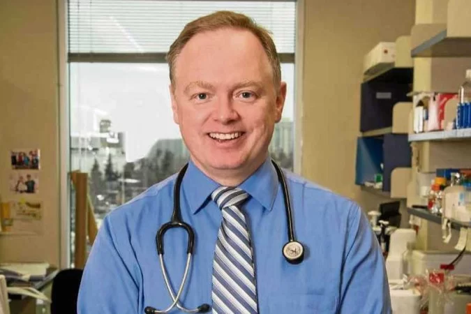 /Dr. Hugh McMillan, professor-associado de Neurologia e Neurocirurgia do Departamento de Pediatria do Hospital Infantil de Montreal e do Centro de Saúde da Universidade McGill, e líder em pesquisa clínica e translacional em neurologia pediátrica e medicina neuromuscular - (crédito: Divulgação/Faculdade de Medicina de Ottawa) /Dr. Hugh McMillan, professor-associado de Neurologia e Neurocirurgia do Departamento de Pediatria do Hospital Infantil de Montreal e do Centro de Saúde da Universidade McGill, e líder em pesquisa clínica e translacional em neurologia pediátrica e medicina neuromuscular - (crédito: Divulgação/Faculdade de Medicina de Ottawa)
