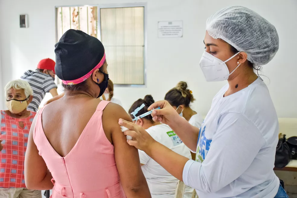 Cobertura vacinal para a quarta dose em Pernambuco está em 35,9%/Daniel Tavares/PCR/Divulgação Cobertura vacinal para a quarta dose em Pernambuco está em 35,9%/Daniel Tavares/PCR/Divulgação