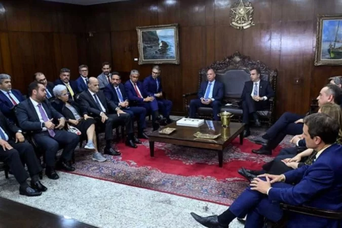 /Reunião com governadores para tratar do projeto de redução do ICMS sobre combustíveis na semana passada. Foto: Agencia Senado /Reunião com governadores para tratar do projeto de redução do ICMS sobre combustíveis na semana passada. Foto: Agencia Senado