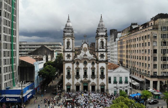 Procissão encerrou na Igreja de Santo Antônio, na Avenida Dantas Barreto/Rômulo Chico/DP Foto Procissão encerrou na Igreja de Santo Antônio, na Avenida Dantas Barreto/Rômulo Chico/DP Foto