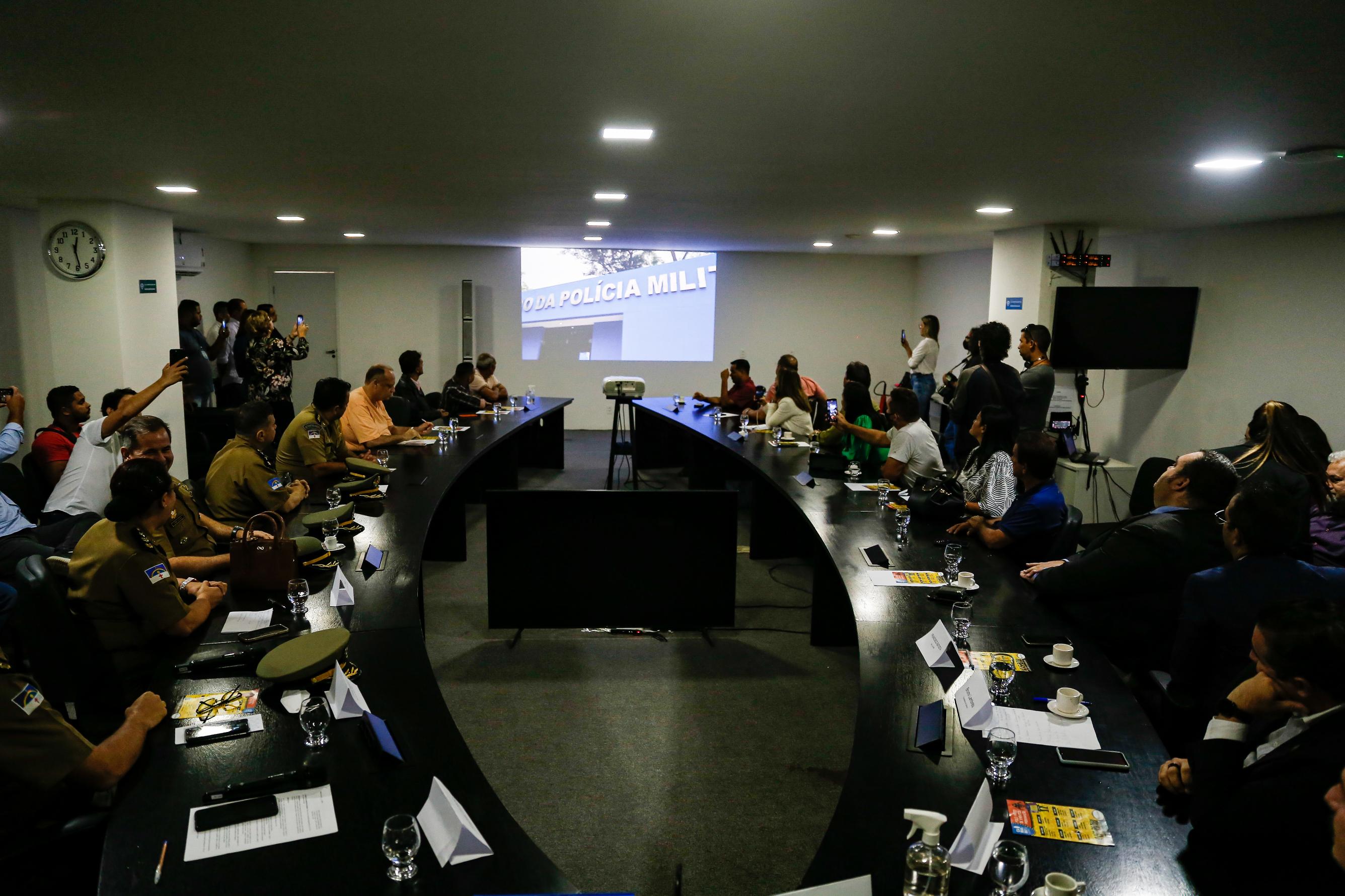 Reunião aconteceu na sala de monitoramento da prefeitura e se encerrou no início da tarde/Rafael Vieira/DP Foto