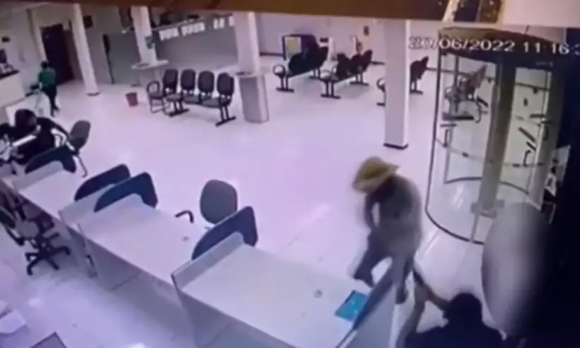 Homem tenta assaltar agência bancária e morre em troca de tiros/Foto: Divulgação Homem tenta assaltar agência bancária e morre em troca de tiros/Foto: Divulgação