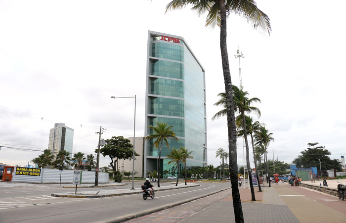 Trecho da Avenida Boa Viagem, na Zona Sul do Recife. Imagem ilustrativa./Gabriel Melo/DP Trecho da Avenida Boa Viagem, na Zona Sul do Recife. Imagem ilustrativa./Gabriel Melo/DP