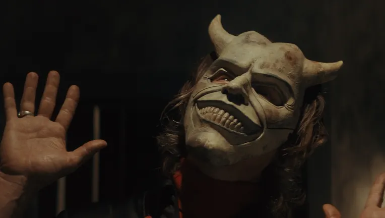 /Filme de terror, em cartaz nos cinemas, é distribuído pela Universal e tem direção de Scott Derrickson, de 'O exorcismo de Emily Rose', 'A entidade' e 'Doutor Estranho'. /Filme de terror, em cartaz nos cinemas, é distribuído pela Universal e tem direção de Scott Derrickson, de 'O exorcismo de Emily Rose', 'A entidade' e 'Doutor Estranho'.
