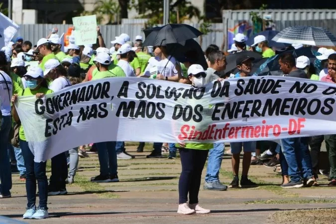 /Motivo de debates no Congresso Nacional e de mobilizações por todo o país, o projeto de lei do piso nacional da enfermagem está na mesa do presidente, que decidirá se a proposta passará a ser lei ou não. Foto: Ed Alves/CB