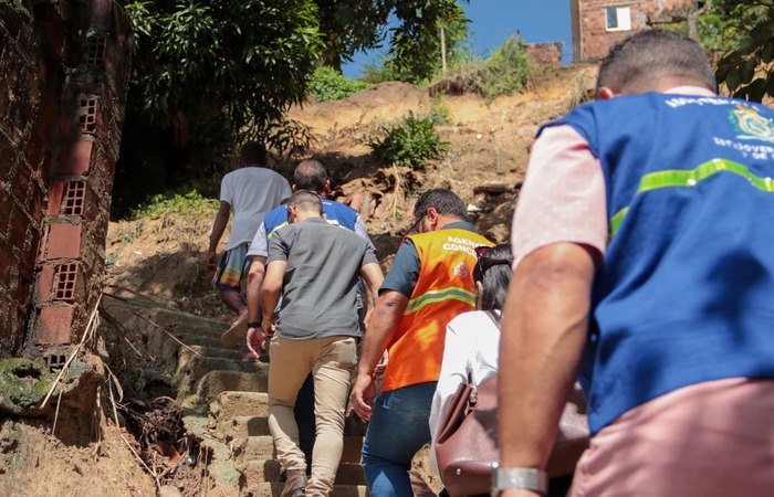 /Valor de um salário mínimo está sendo repassado, neste primeiro momento, para 82 beneficiários que tinham parentesco com 57 pessoas que vieram a óbito em decorrência dos temporais. Foto: Marcelo Vidal/Arquivo SDSCJ. /Valor de um salário mínimo está sendo repassado, neste primeiro momento, para 82 beneficiários que tinham parentesco com 57 pessoas que vieram a óbito em decorrência dos temporais. Foto: Marcelo Vidal/Arquivo SDSCJ.