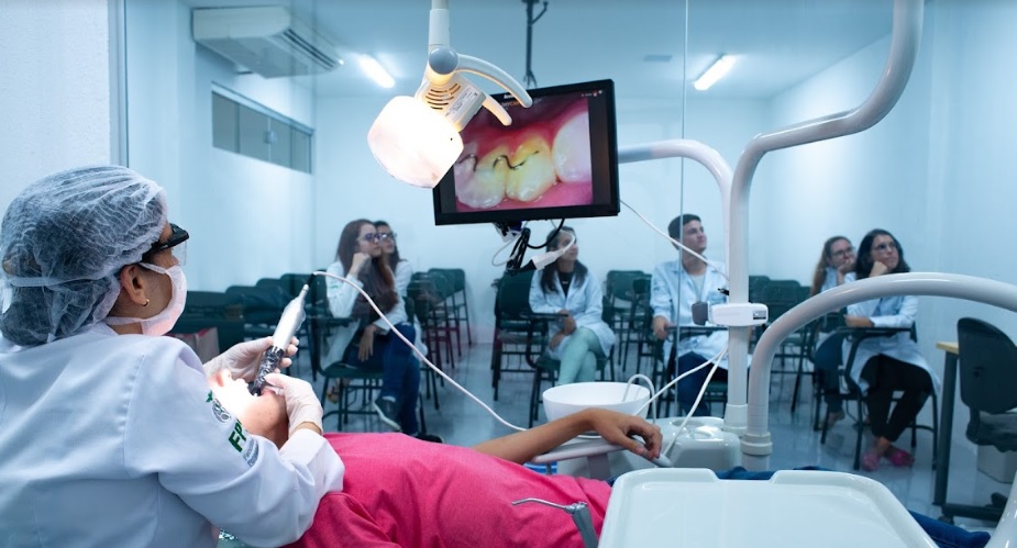 O espaço servirá de prática dos estudantes do curso de Odontologia da FPS, onde serão oferecidos serviços para a saúde bucal para a população de bairros vizinhos da faculdade. O local oferecerá triagem, diagnóstico, restauração, limpeza e canal./Foto: Divulgação