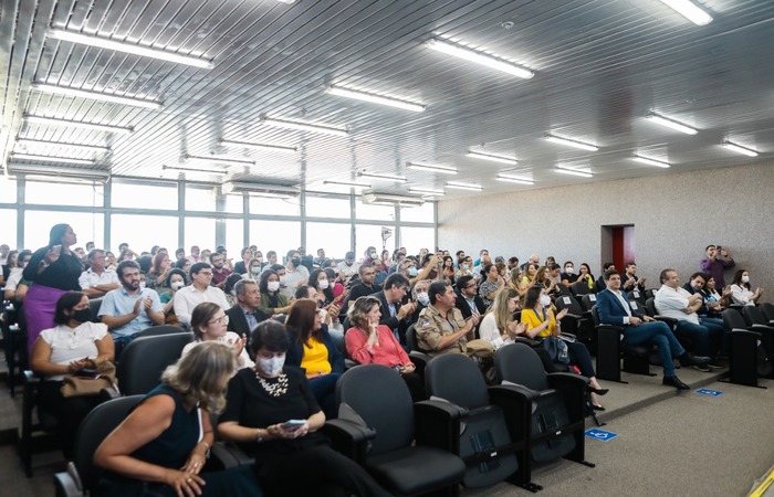 /Portal de Licenciamento Unificado vai agilizar e desburocratizar o processo de liberação de licenças de serviços que forem de responsabilidade do poder público municipal. Foto: Edson Holanda/PCR. /Portal de Licenciamento Unificado vai agilizar e desburocratizar o processo de liberação de licenças de serviços que forem de responsabilidade do poder público municipal. Foto: Edson Holanda/PCR.
