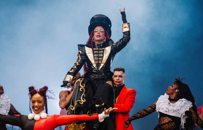 Gloria Groove cantou sucessos da carreira e músicas de Pitty, Cazuza e Cássia Eller