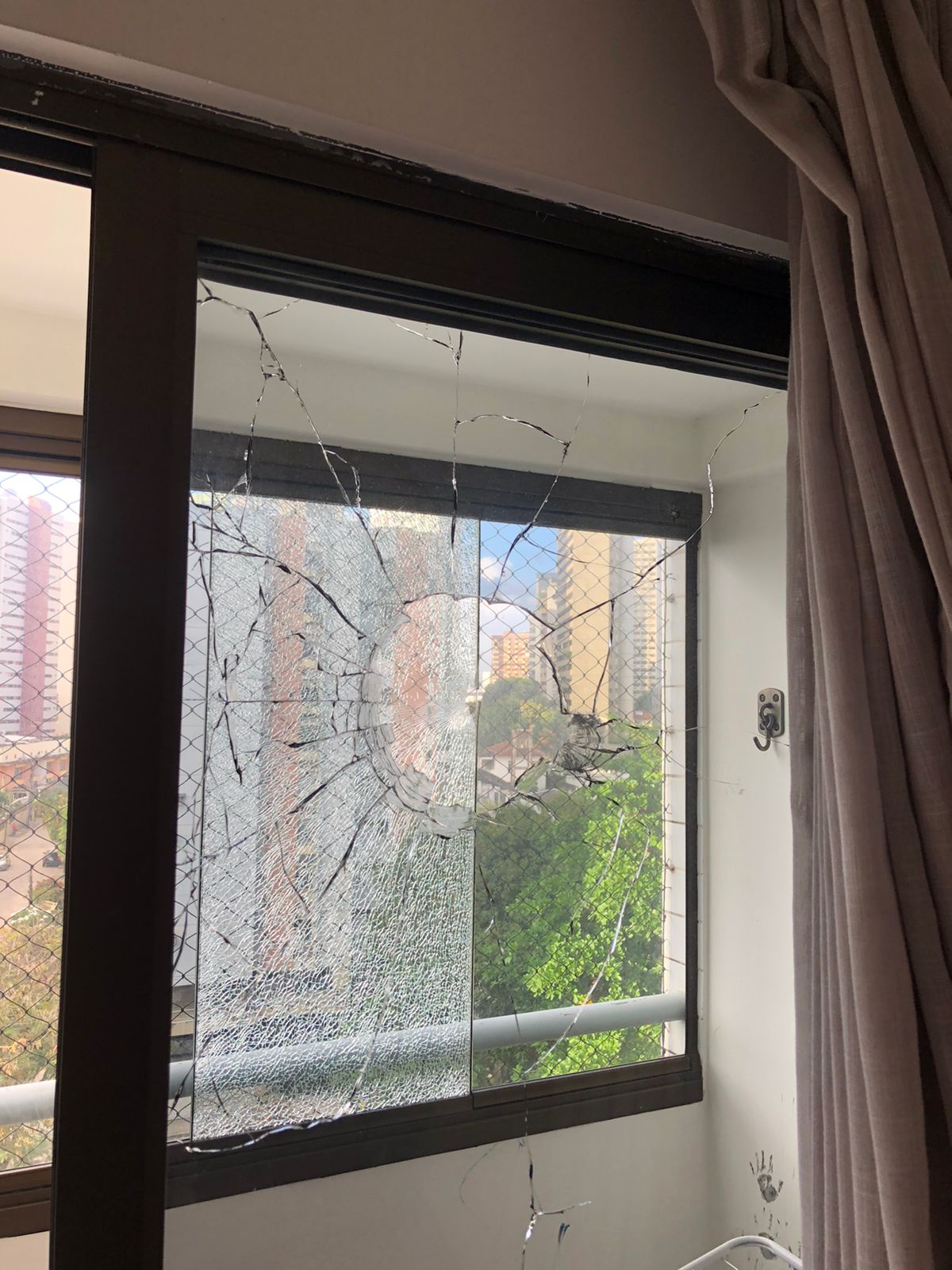 Disparos foram efetuados na madrugada desta quarta-feira (21), em um prédio em Casa Amarela