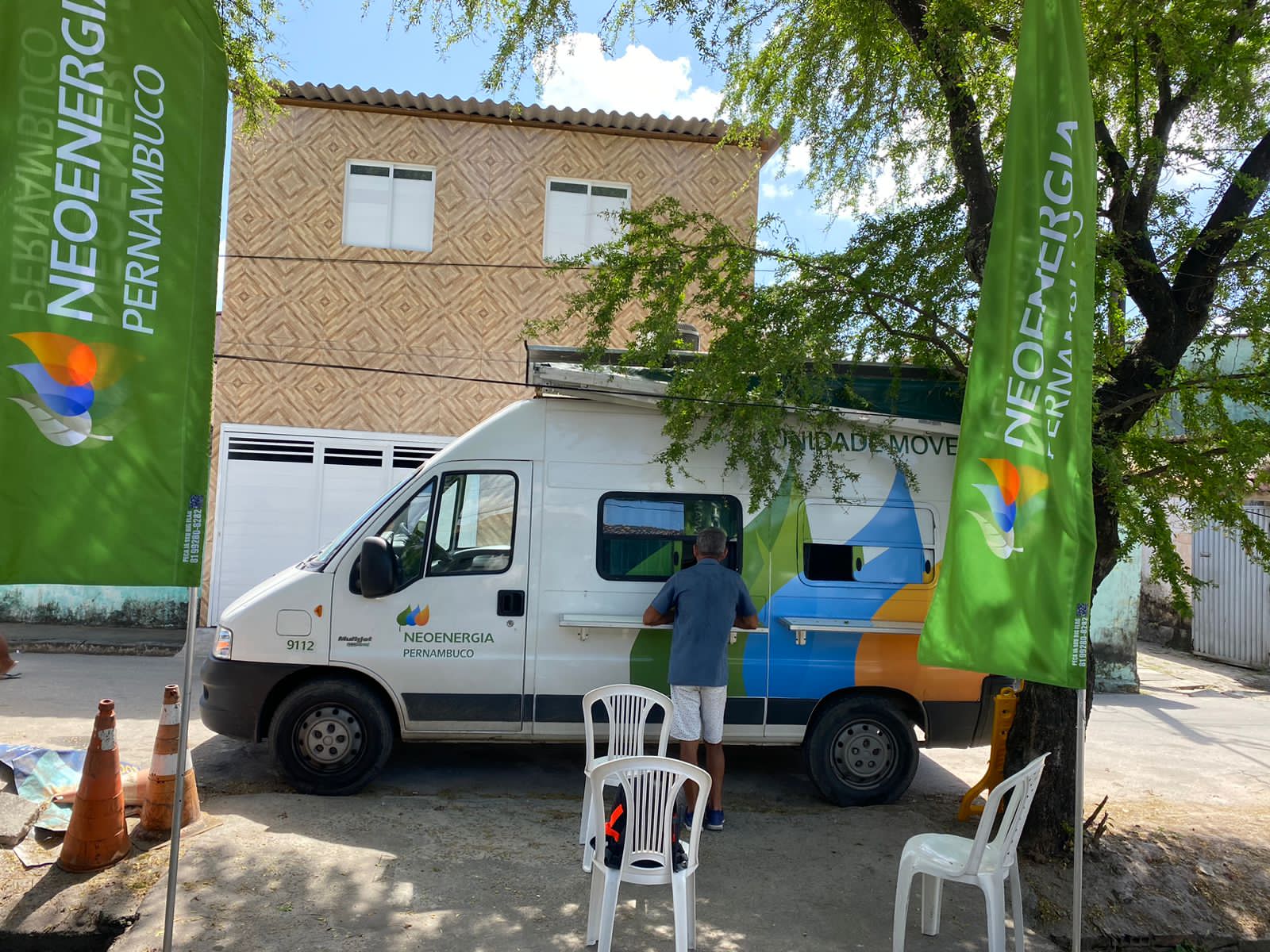 A a&ccedil;&atilde;o tamb&eacute;m est&aacute; promovendo a troca de l&acirc;mpadas por equipamentos de LED por meio do Projeto Energia com Cidadania/Divulga&ccedil;&atilde;o