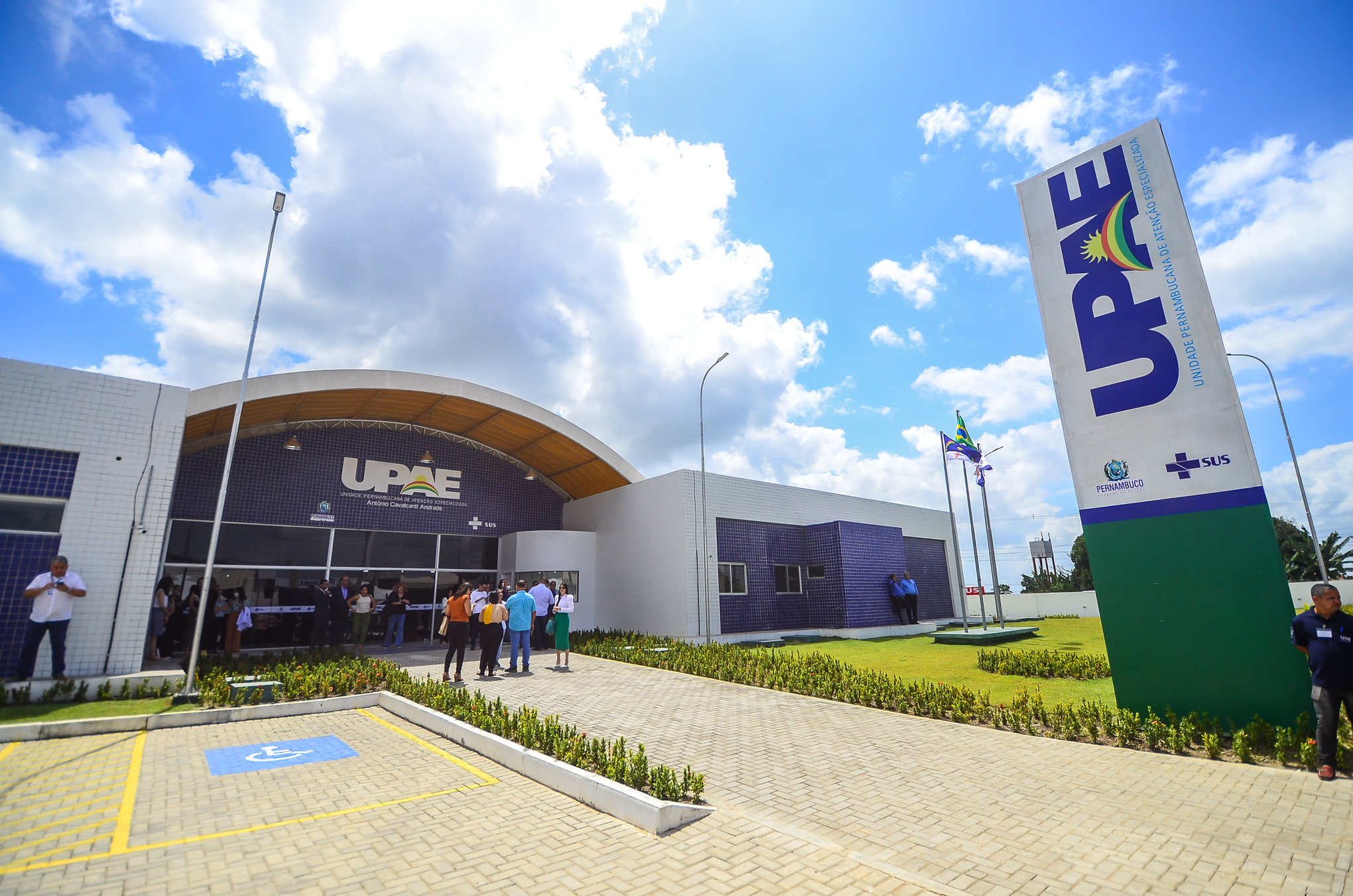 Unidade de saúde é a 13ª especializada entregue à população no Estado e vai funcionar para consultas e exames a partir desta quinta (22.09). Também em Carpina, foi entregue a restauração da PE-41, melhorando a ligação rodoviária com Araçoiaba/SEI/Divulgação