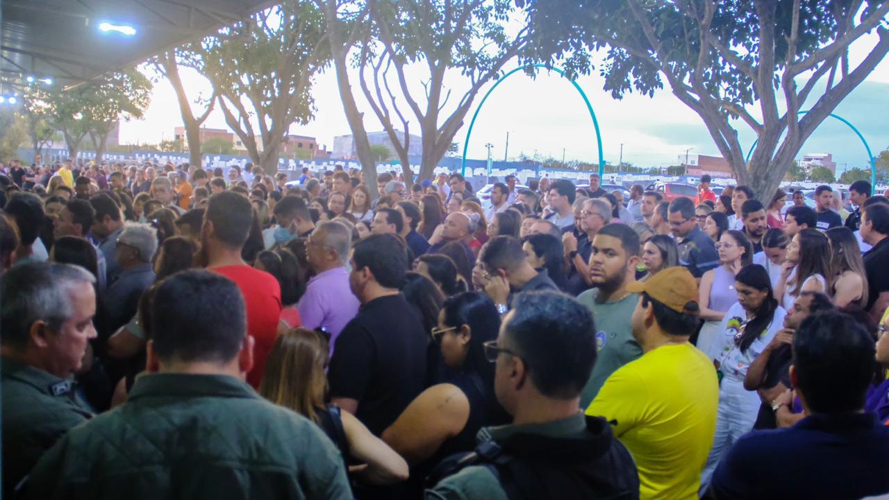 Corpo de Fernando foi enterrado minutos antes das 18h deste domingo