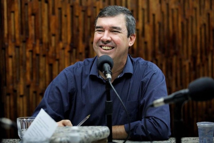 Com 90.51% das urnas apuradas, Eduardo Riedel bateu o candidato do PRTB; pesquisas antes das eleições mostravam os candidatos em empate técnico./Saul Schramm Jr.