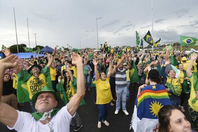Manifestantes estão publicando vídeos nas redes sociais para mostrar que o trânsito está parado, o que fez o protesto marcado para esta quarta-feira (2), Dia de Finados, atrasar/Crédito: Minervino Júnior/CB Manifestantes estão publicando vídeos nas redes sociais para mostrar que o trânsito está parado, o que fez o protesto marcado para esta quarta-feira (2), Dia de Finados, atrasar/Crédito: Minervino Júnior/CB