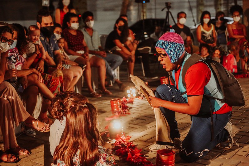 Eu Cá com Meus Botões, do Coletivo Trippé, é um espetáculo com origem em Petrolina-PE/Juazeiro-BA/Crédito: Lizandra Martins Eu Cá com Meus Botões, do Coletivo Trippé, é um espetáculo com origem em Petrolina-PE/Juazeiro-BA/Crédito: Lizandra Martins
