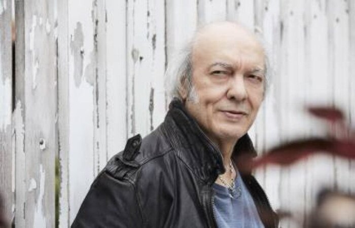 Cantor morreu nesta terça-feira (22/11) após ser internado às pressas com um quadro de síndrome edemigênica/Crédito: Guto Costa/Divulgação Cantor morreu nesta terça-feira (22/11) após ser internado às pressas com um quadro de síndrome edemigênica/Crédito: Guto Costa/Divulgação