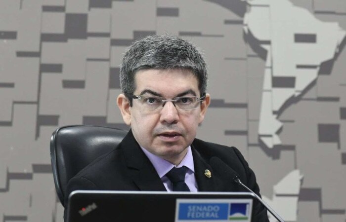 Senador disse que a população mais vulnerável será afetada, pois cortes irão atingir habitação e saneamento básico. Bolsonaro cortou 82% do orçamento para 2023/Crédito: Geraldo Magela/Agência Senado Senador disse que a população mais vulnerável será afetada, pois cortes irão atingir habitação e saneamento básico. Bolsonaro cortou 82% do orçamento para 2023/Crédito: Geraldo Magela/Agência Senado