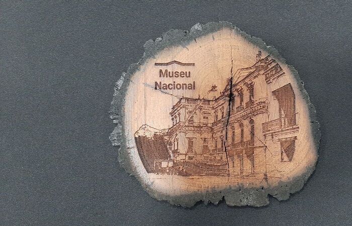 Cápsula guardará, por 50 anos, importantes objetos do nosso tempo/Crédito: Reprodução/Museu Nacional no Rio