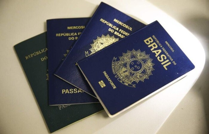 A PF tinha suspendido a confecção de passaportes, na semana passada, por falta de recursos financeiros para a confecção do documento/Crédito: Marcelo Camargo/Agência Brasil A PF tinha suspendido a confecção de passaportes, na semana passada, por falta de recursos financeiros para a confecção do documento/Crédito: Marcelo Camargo/Agência Brasil
