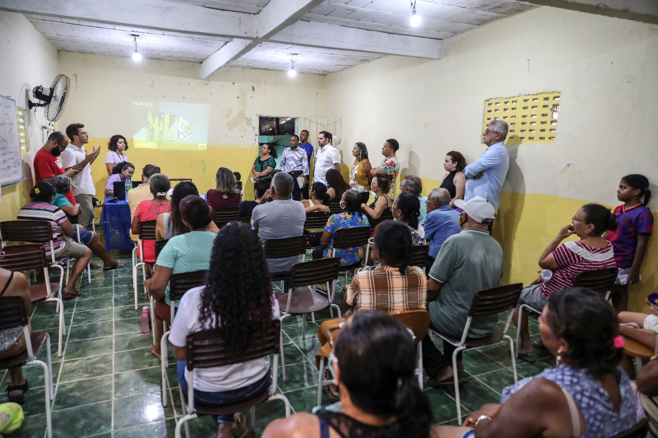 Proposta inclui recuperação do passeio público, reparo em trecho do pavimento, melhoria na iluminação, remoção de ponto crítico de lixo, conscientização ambiental, arte urbana e plantio (Alessandro Potter/PCR) Proposta inclui recuperação do passeio público, reparo em trecho do pavimento, melhoria na iluminação, remoção de ponto crítico de lixo, conscientização ambiental, arte urbana e plantio/Alessandro Potter/PCR