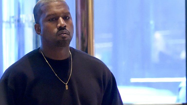 Kanye West em Nova York em dezembro de 2016/Crédito: AFP Kanye West em Nova York em dezembro de 2016/Crédito: AFP
