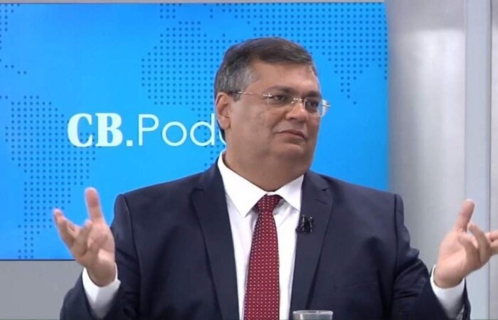 "Haverá uma adequação entre o regime novo, que põe fim ao 'liberou geral', e o regime ainda vigente que permite, infelizmente, a formação dos arsenais privados", disse Flávio Dino/Crédito: Tv Brasilia/ reprodução "Haverá uma adequação entre o regime novo, que põe fim ao 'liberou geral', e o regime ainda vigente que permite, infelizmente, a formação dos arsenais privados", disse Flávio Dino/Crédito: Tv Brasilia/ reprodução