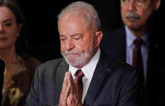 O presidente eleito tem tratado de uma inflamação na laringe e, neste domingo (4) voltou ao hospital Sirio-Libanes (Crédito: Sergio Lima / AFP) O presidente eleito tem tratado de uma inflamação na laringe e, neste domingo (4) voltou ao hospital Sirio-Libanes/Crédito: Sergio Lima / AFP