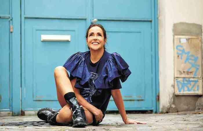 Novo álbum da cantora traz músicas que ela compôs durante a pandemia e uma ode ao samba, com mistura de ritmos (Crédito: Célia Santos / divulgação) Novo álbum da cantora traz músicas que ela compôs durante a pandemia e uma ode ao samba, com mistura de ritmos/Crédito: Célia Santos / divulgação