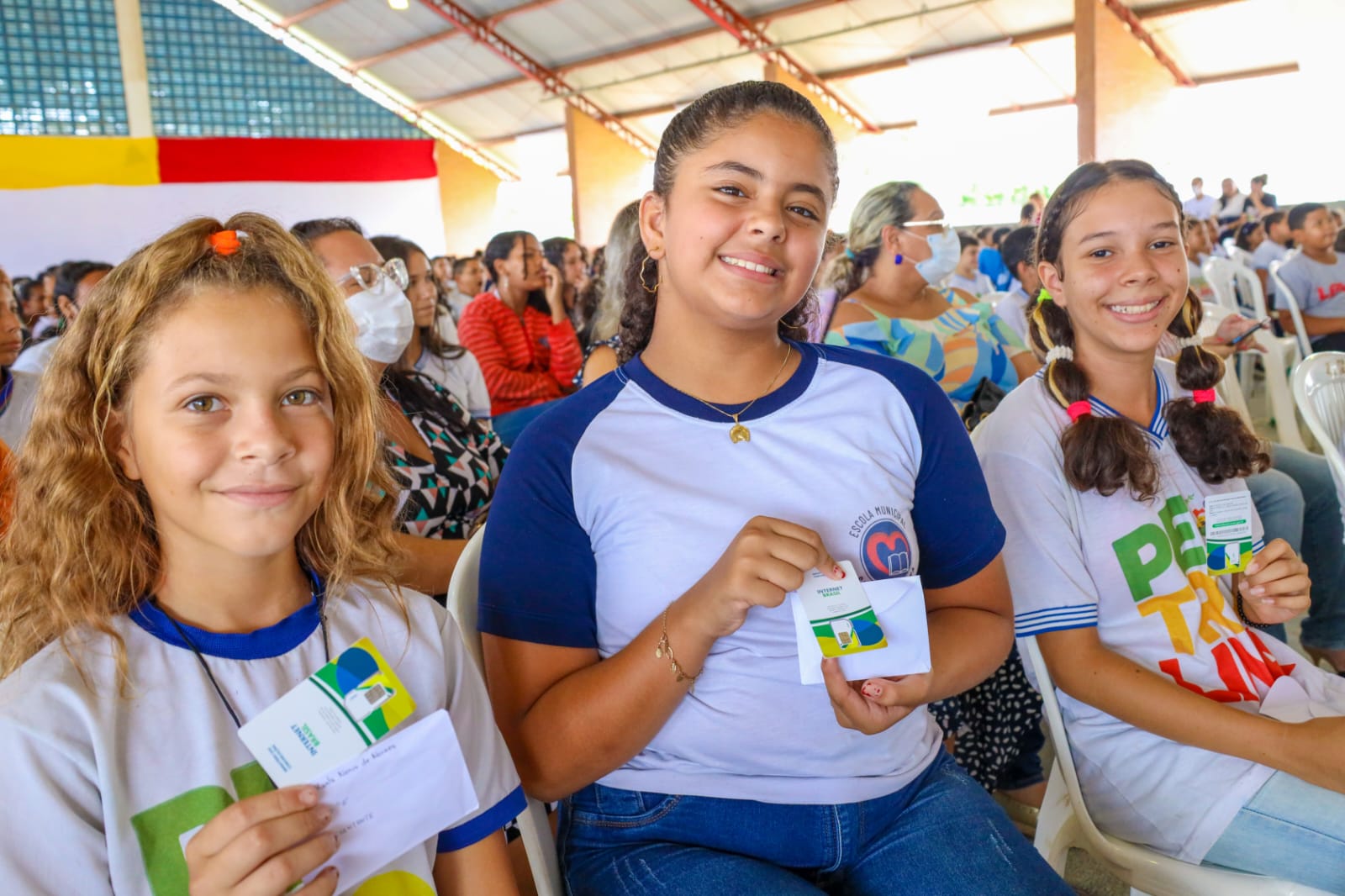Estudantes da Escola Municipal Santa Terezinha passam a ter 20 GB mensais para acesso à Internet/Deivid Menezes - AI Seduce-Petrolina 08dez2022 Estudantes da Escola Municipal Santa Terezinha passam a ter 20 GB mensais para acesso à Internet/Deivid Menezes - AI Seduce-Petrolina 08dez2022