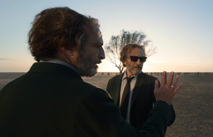 /Diretor Alejandro G. I&ntilde;&aacute;rritu retorna ao M&eacute;xico e viaja pela crise existencial de seu alter ego no surrealista em filme escolhido pelo M&eacute;xico para representar o pa&iacute;s no Oscar de Melhor Filme Internacional. Netflix/Divulga&ccedil;&atilde;o.