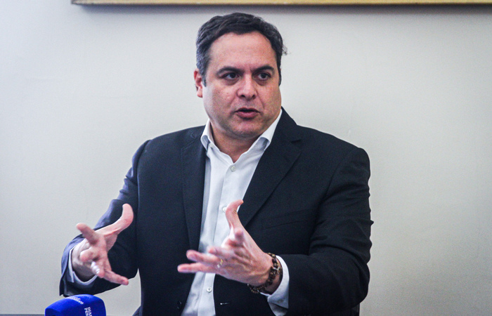 /Durante entrevista concedida ao Diario de Pernambuco, Paulo Câmara fez um balanço de sua gestão e, reconhecendo algumas das falhas cometidas durante os quase 20 anos de PSB no podr, afirma que finaliza essa fase de "cabeça erguida" e com a sensação de dever cumprido (Foto: Sandy James/DP) /Durante entrevista concedida ao Diario de Pernambuco, Paulo Câmara fez um balanço de sua gestão e, reconhecendo algumas das falhas cometidas durante os quase 20 anos de PSB no podr, afirma que finaliza essa fase de "cabeça erguida" e com a sensação de dever cumprido (Foto: Sandy James/DP)