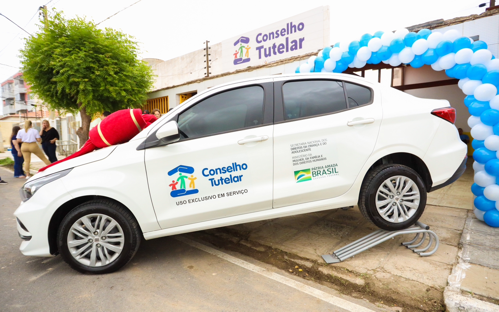 Além de um veículo novo, mais equipamentos reforçam estrutura disponível para conselheiras(os) tutelares/Ayrton Latapiat - AI SEDESDH Petrolina Além de um veículo novo, mais equipamentos reforçam estrutura disponível para conselheiras(os) tutelares/Ayrton Latapiat - AI SEDESDH Petrolina