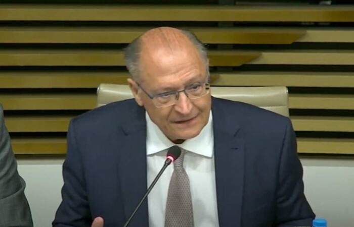 Encontro com diretores da Fiesp ocorreu na manh&atilde; desta segunda (16). &Agrave; tarde, o presidente da federa&ccedil;&atilde;o, Josu&eacute; Gomes, tem assembleia com sindicatos que querem tir&aacute;-lo do cargo/Cr&eacute;dito: Reprodu&ccedil;&atilde;o/Youtube Fiesp Online