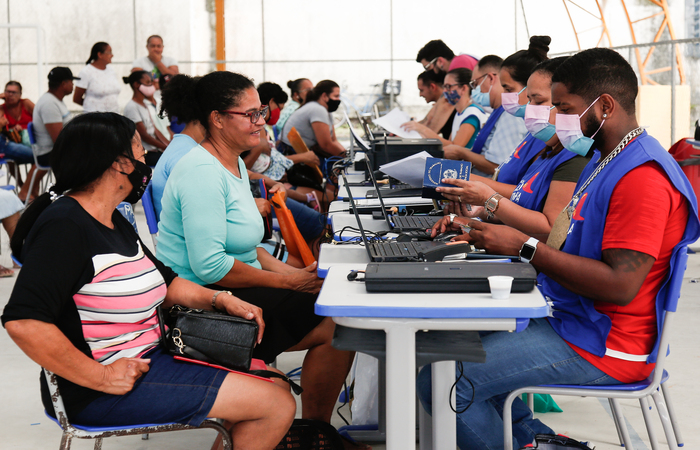 Trabalhadores rurais da fruticultura irrigada e pescadores podem solicitar o benefício/Divulgação Trabalhadores rurais da fruticultura irrigada e pescadores podem solicitar o benefício/Divulgação
