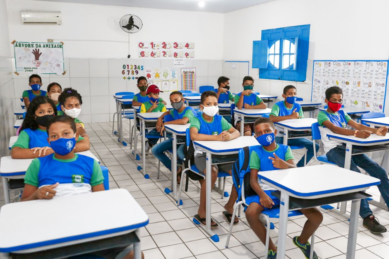 Cerca de 14 mil estudantes voltam &agrave;s escolas/Gustavo Guerra