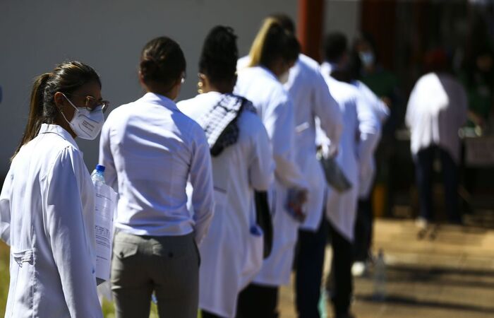 N&uacute;mero cresceu, mas h&aacute; desigualdade na distribui&ccedil;&atilde;o dos profissionais/Foto: Marcelo Camargo/Ag&ecirc;ncia Brasil