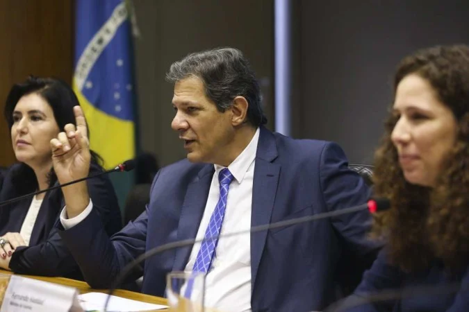 "Este não é um governo qualquer. É um governo que, pela primeira vez, está tendo que substituir um desgoverno", frisou Simone Tebet/Foto: Marcello Casal Jr/Agencia Brasil "Este não é um governo qualquer. É um governo que, pela primeira vez, está tendo que substituir um desgoverno", frisou Simone Tebet/Foto: Marcello Casal Jr/Agencia Brasil