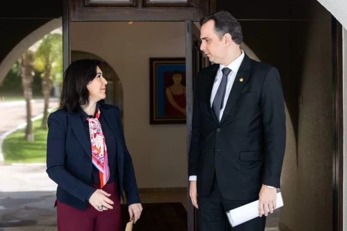 O encontro ocorreu na manhã de hoje (13/2) na Residência Oficial do Senado. Segundo Pacheco, a ex-senadora "se destacou com brilhantismo" enquanto era parlamentar/Foto: Reprodução/Twitter @rodrigopacheco O encontro ocorreu na manhã de hoje (13/2) na Residência Oficial do Senado. Segundo Pacheco, a ex-senadora "se destacou com brilhantismo" enquanto era parlamentar/Foto: Reprodução/Twitter @rodrigopacheco