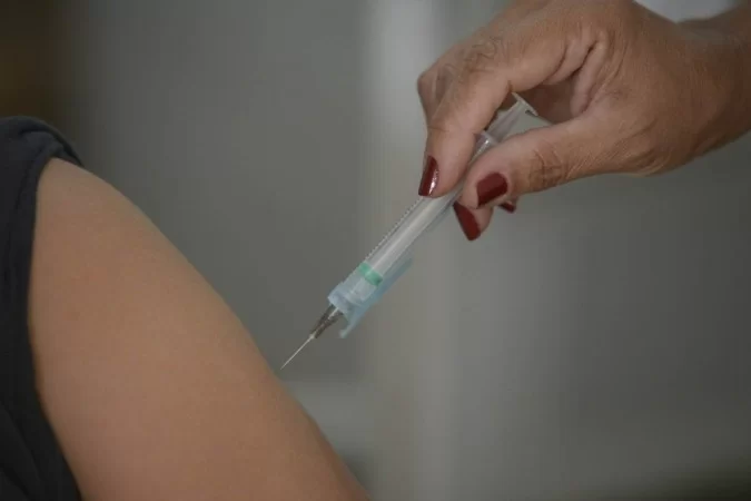 Campanha com imunizantes bivalentes da Pfizer começa no país a partir de 27 de fevereiro/Foto: Carlos Vieira/CB/D.A Press Campanha com imunizantes bivalentes da Pfizer começa no país a partir de 27 de fevereiro/Foto: Carlos Vieira/CB/D.A Press