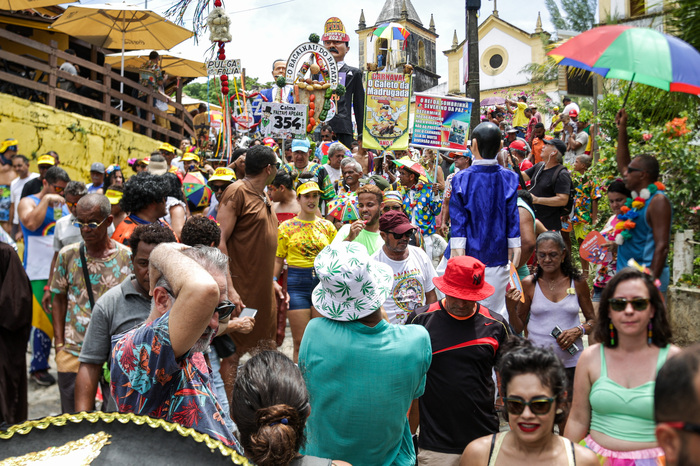As ladeiras de Olinda ficaram tomadas de foli&otilde;es que se recusam a se despedirem da festa/Rafael Vieira/DP Fotos