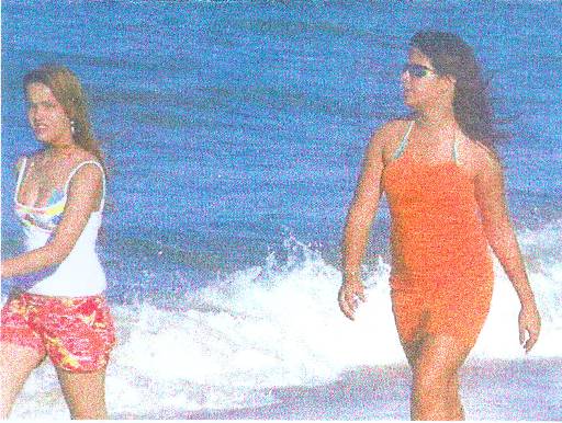 Última imagem de Maria Eduarda Dourado e Tarsila Gusmão vivas contrasta com a brutalidade do assassinato/Sem autoria definida (Mai2003) Última imagem de Maria Eduarda Dourado e Tarsila Gusmão vivas contrasta com a brutalidade do assassinato/Sem autoria definida (Mai2003)