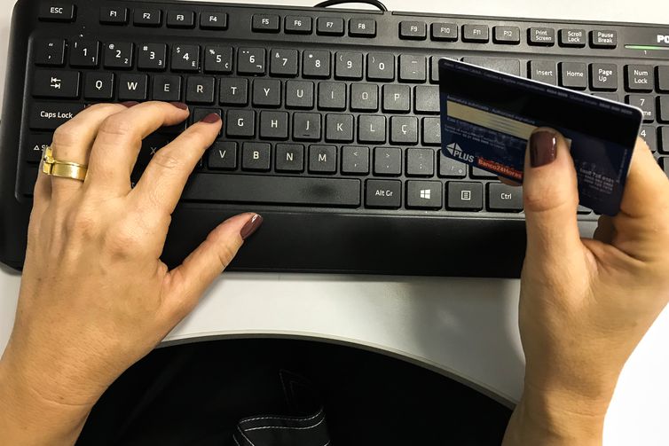 O cartão de crédito é a principal forma de pagamento de compras online -