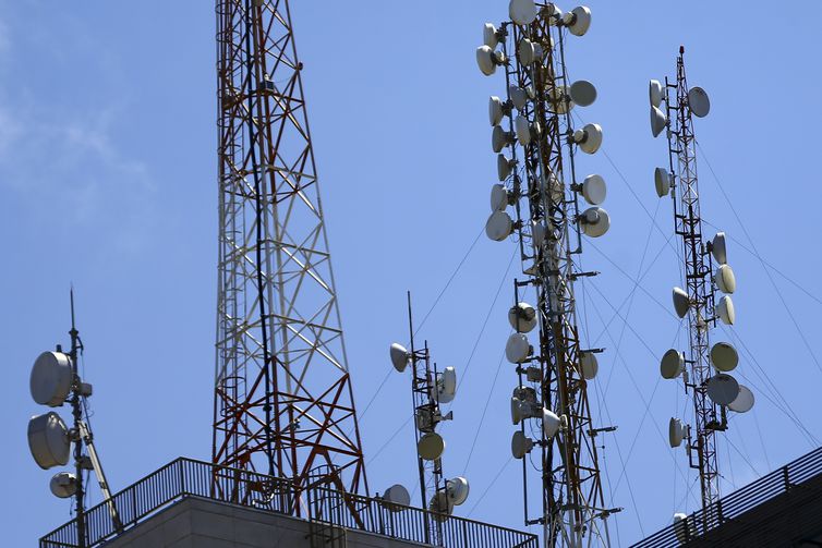Para 28% dos domicílios que não têm acesso à internet, o motivo é o preço do serviço -