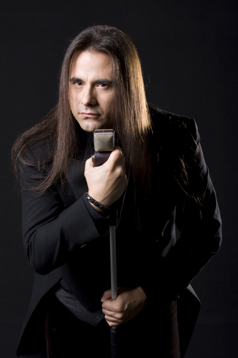 Segunda parte do documentário sobre o ex-vocalista do Angra foi anunciada/Ulisses Matandos / Divulgação Segunda parte do documentário sobre o ex-vocalista do Angra foi anunciada/Ulisses Matandos / Divulgação