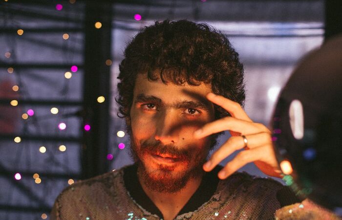 Vertin abraça a MPB. rock psicodélico e eletrônica no quarto disco solo da carreira