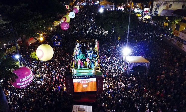 Estrutura montada na Praça Sérgio Loreto para as duas noites de festa conta com palco, cidade cenográfica e polo dedicado ao forró pé-de-serra/Foto: Divulgação Estrutura montada na Praça Sérgio Loreto para as duas noites de festa conta com palco, cidade cenográfica e polo dedicado ao forró pé-de-serra/Foto: Divulgação