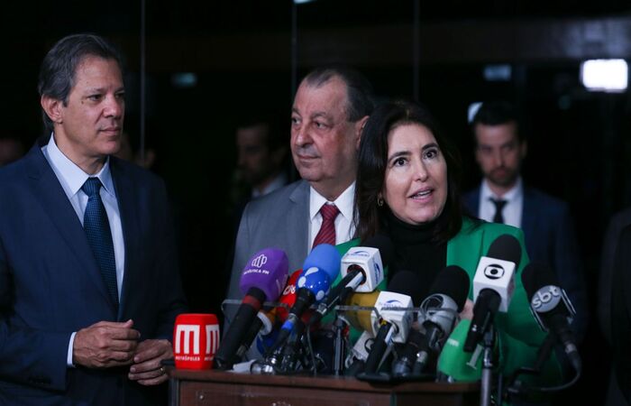 Osmar Aziz tamb&eacute;m retirou fundo constitucional do DF da proposta/Cr&eacute;dito: Lula Marques/ Ag&ecirc;ncia Brasil